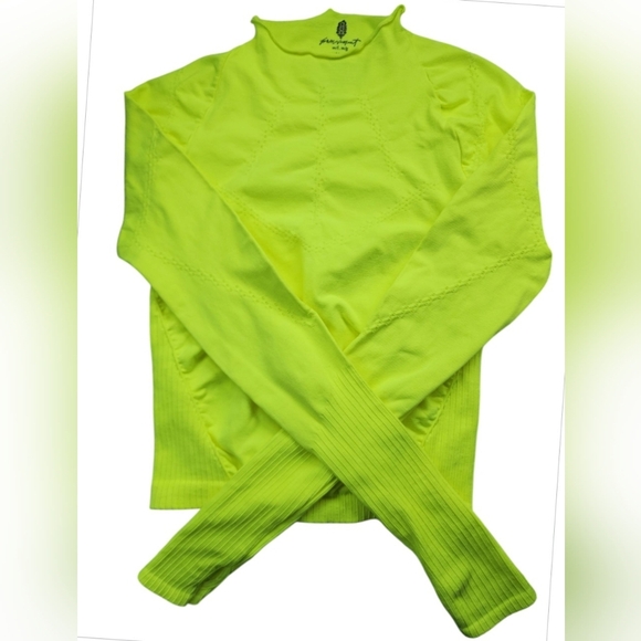 Free People Movement M/L Good Karma High-Neck Top Highlighter NWOT Athleisure - Picture 3 of 12
